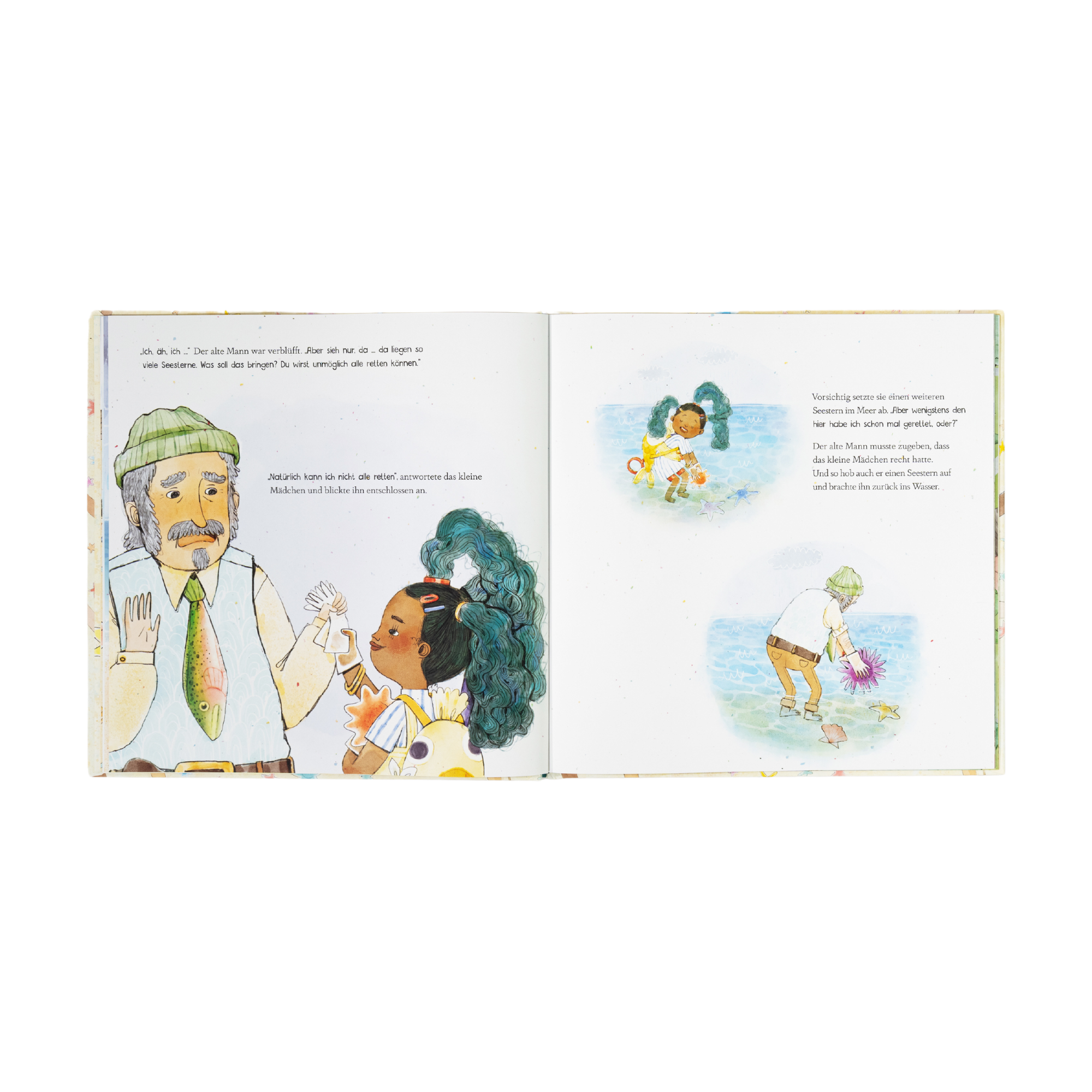 Eine Illustration aus "Eine gute Tat" von Christian Trimmer zeigt eine erwachsene Person mit grünem Hut und Weste im Gespräch mit einem Kind mit lockigem Pferdeschwanz. Auf der rechten Seite spielt das Kind am Meer – eine sanfte Szene über Mitgefühl. Auf beiden Seiten ist Text zu sehen.