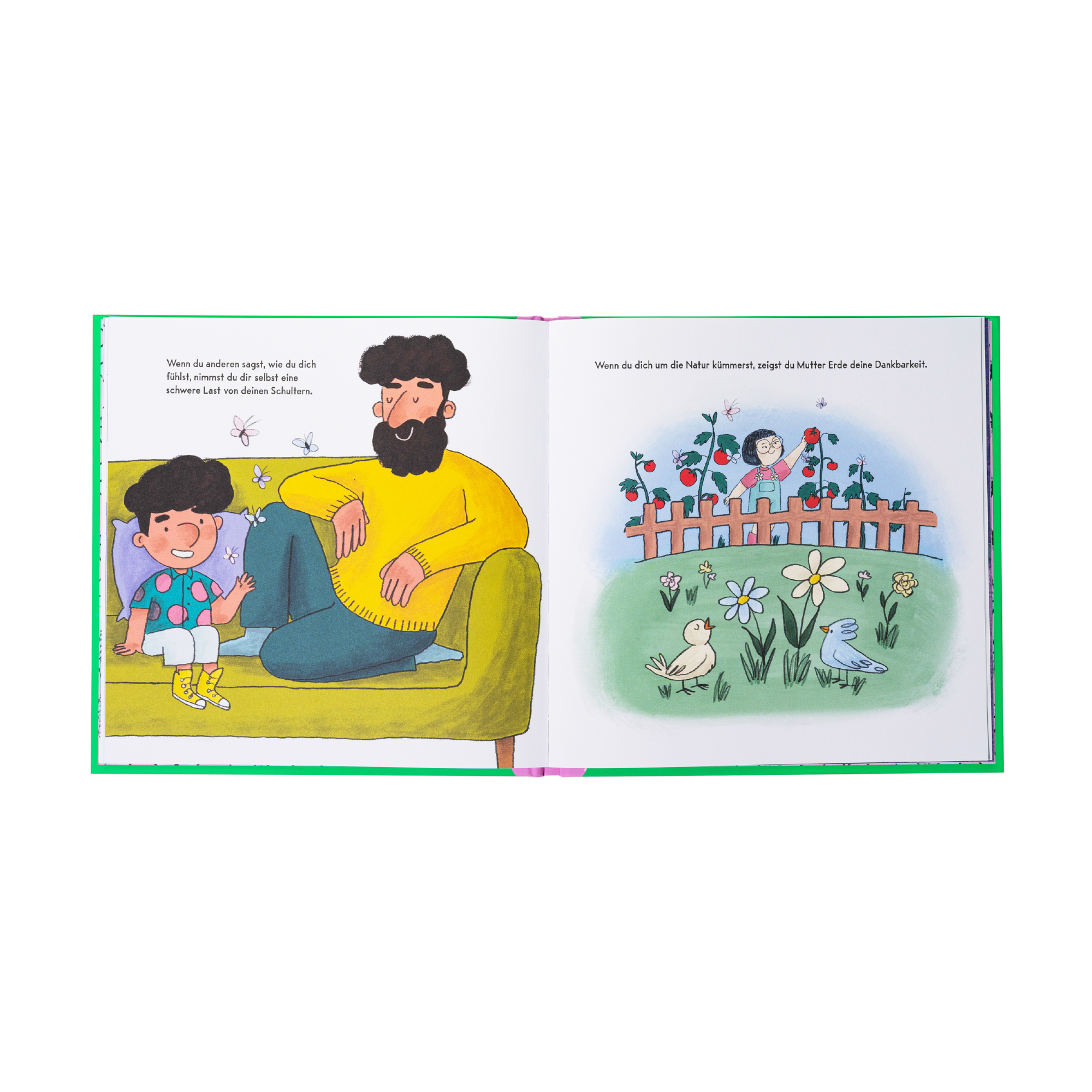 Ein aufgeschlagenes Buch zeigt Szenen aus "Ich bin zart. Ich bin stark." von Jessica Sanders: Links ein bärtiger Mann und ein Kind auf einer grünen Couch und rechts das Kind hinter einem Gartenzaun mit Blumen, Vögeln und einem Schmetterling.